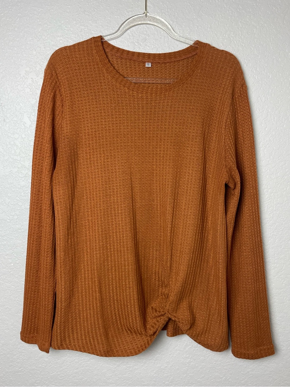 Women’s Twist-Hem Long Sleeve Waffle Top - Rust Size L